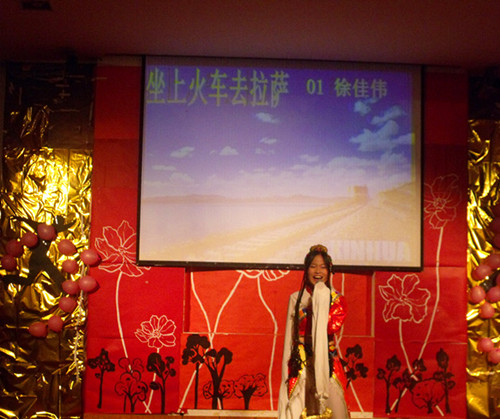 歌声飞扬,律动青春——tyc41183太阳成集团、思政部2011级新生卡拉ok大赛落幕